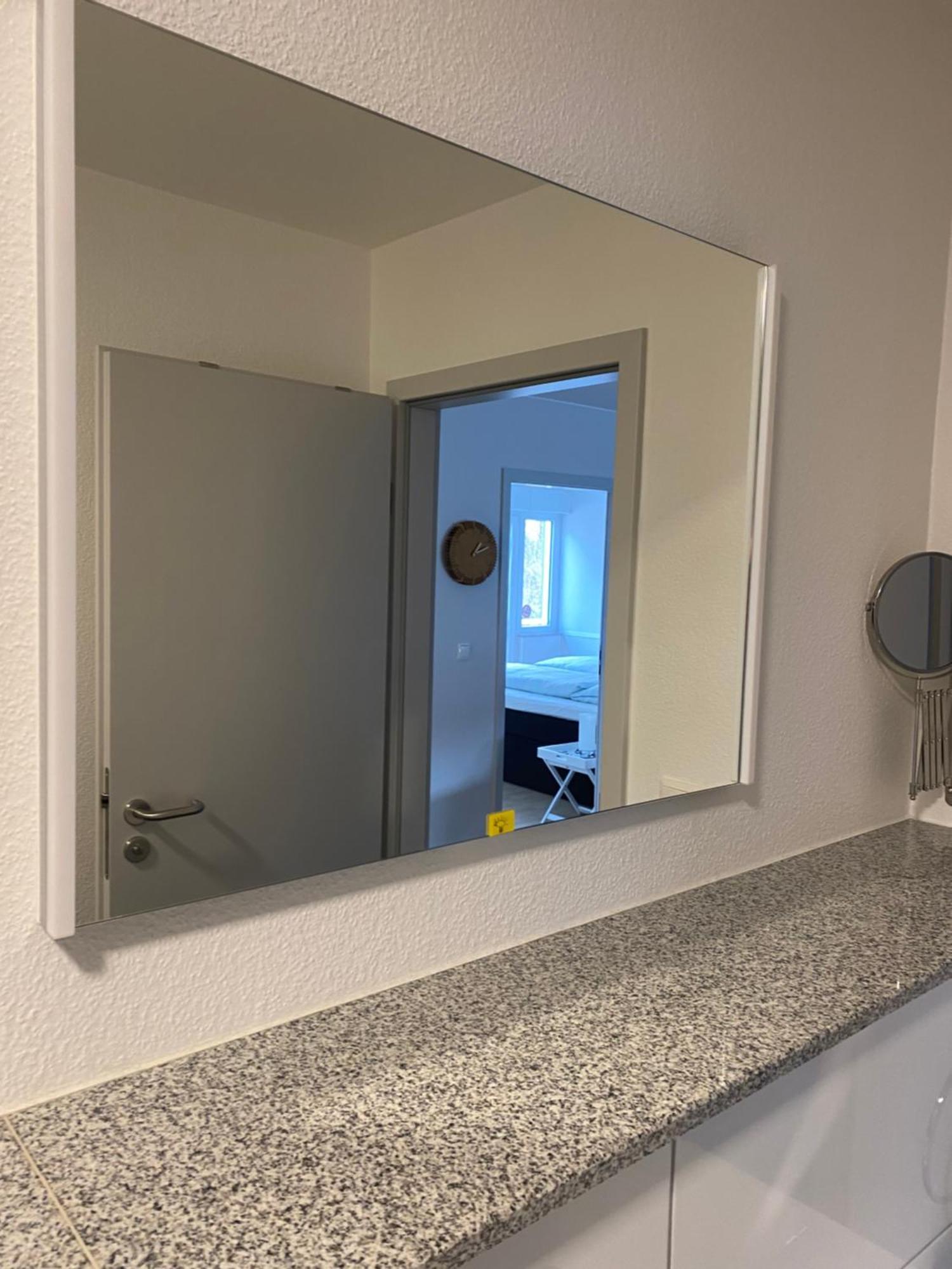 Naturnahe Schoene Neu Gestaltete Ferienwohnung วัวร์เซเลน ภายนอก รูปภาพ